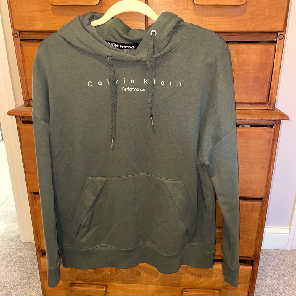 NWOT Calvin Klein hoodie, Women’s Size Large. Super Soft & Cozy Smoke Free Home
